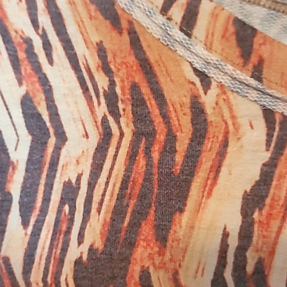 NWT Cato ruched sleeve tan, browns & rust colored top Sz L - Picture 4 of 8